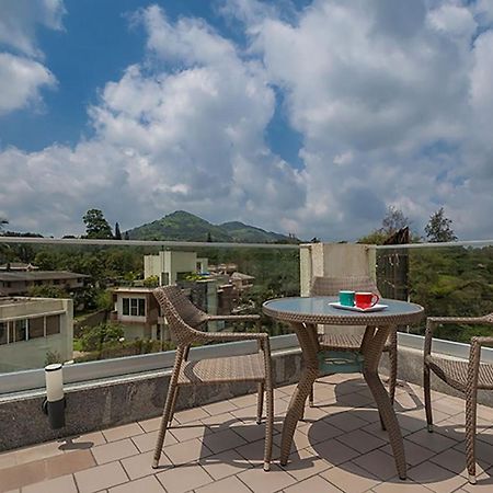 Villa Azul By Stayvista, Offering A Snooker Table, Terrace, Swimming Pool & A Spacious Lawn With A Charming Gazebo For A Perfect Getaway Lonavala Bagian luar foto