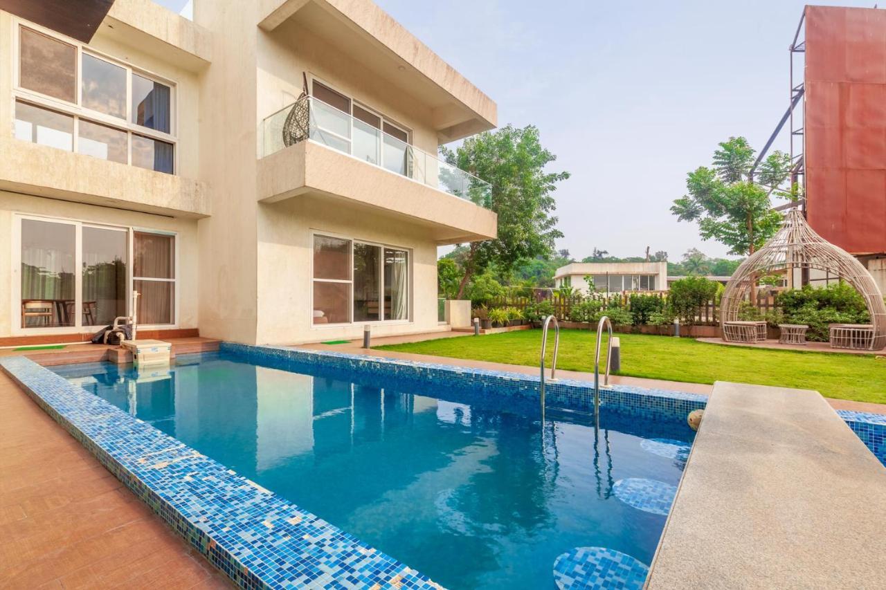 Villa Azul By Stayvista, Offering A Snooker Table, Terrace, Swimming Pool & A Spacious Lawn With A Charming Gazebo For A Perfect Getaway Lonavala Bagian luar foto