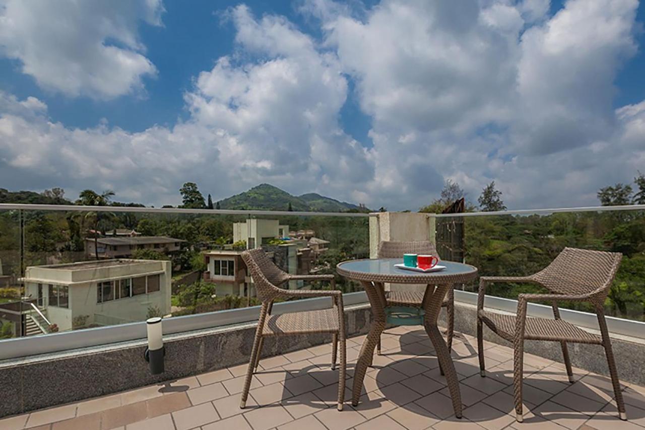 Villa Azul By Stayvista, Offering A Snooker Table, Terrace, Swimming Pool & A Spacious Lawn With A Charming Gazebo For A Perfect Getaway Lonavala Bagian luar foto