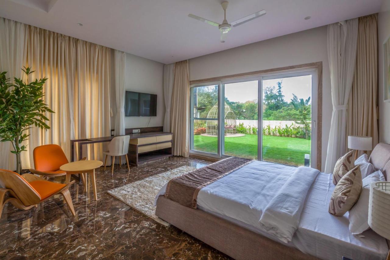 Villa Azul By Stayvista, Offering A Snooker Table, Terrace, Swimming Pool & A Spacious Lawn With A Charming Gazebo For A Perfect Getaway Lonavala Bagian luar foto